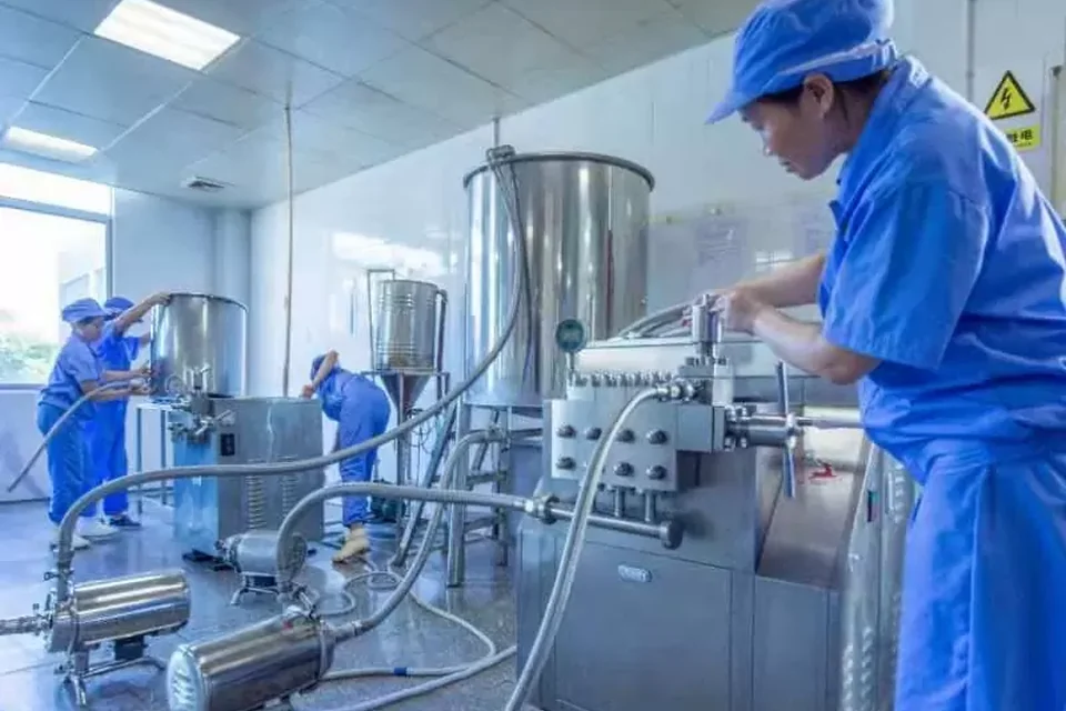 Flavor production equipment representing liquid flavor manufacturing